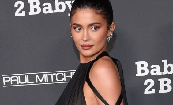 KYLIE JENNER SAYS HAVING ANOTHER BABY RIGHT NOW 'FEELS INSANE' AS SHE REVEALS HER SURROGACY PLANS