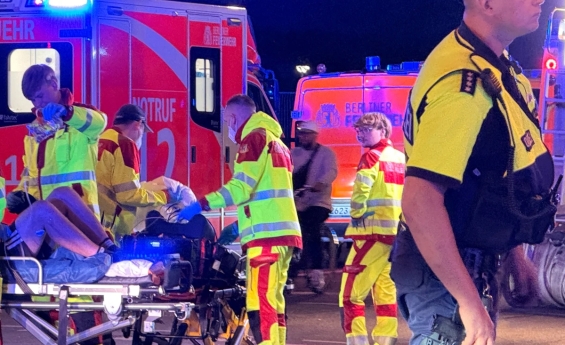 VAN SLAMS INTO CROWD AT BERLIN PRIDE FESTIVAL KILLING 1 AND INJURING 16