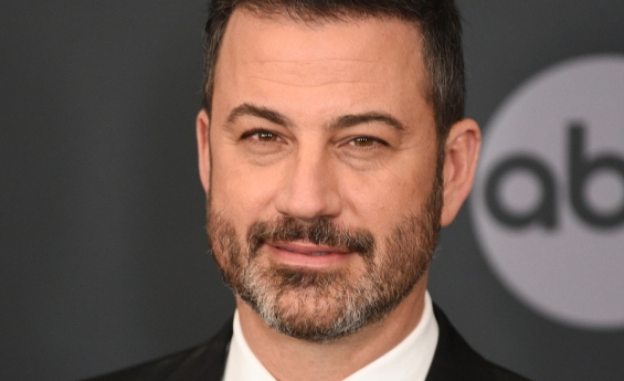 JIMMY KIMMEL ISSUES HALF-APOLOGY TO MELANIA TRUMP WHILE DEFENDING WHITE HOUSE DINNER JOKE 