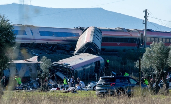 TWO RAINS COLLIDE IN SPAIN KILLING 39 AND INJURING 179