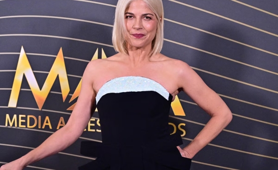 SELMA BLAIR ARRESTED AFTER ALLEGEDLY BITING FLIGHT ATTENDANT IN MID-AIR INCIDENT