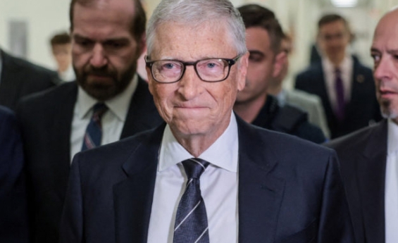 BILL GATES CLAIMS JEFFREY EPSTEIN TRIED  TO BLACKMAIL HIM OVER AFFAIRS