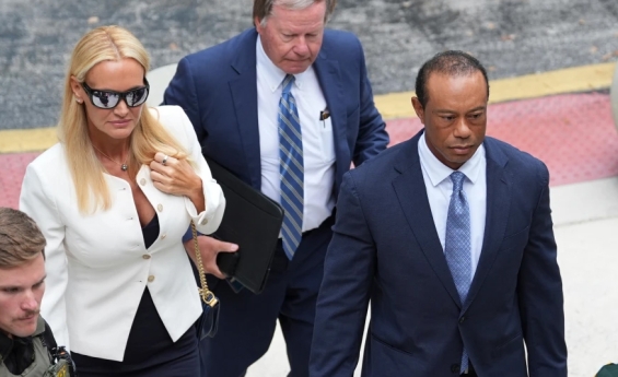 TIGER WOODS GETS FIVE-YEAR DRIVER'S LICENSE SUSPENSION IN DUI PLEA DEAL