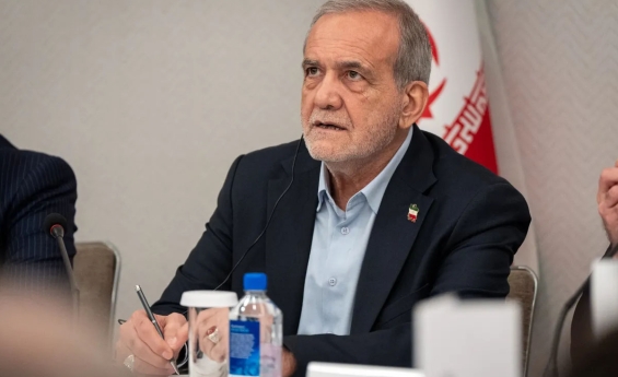 IRAN APOLOGISES FOE ATTACKING NEIGHBOURING CONTRIES