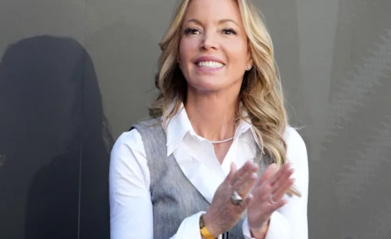 BUSS FAMILY INTENDS TO SELL REMAINING SHARES IN LAKERS DESPITE OPPOSITION FROM JEANIE BUSS