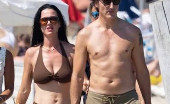 KATY PERRY AND JUSTIN TRUDEAU PACK ON THE PDA AT A BEACH IN FRANCE
