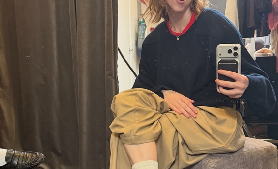 BILLIE EILISH UNVEILS A STRAWBERRY BLONDE ERA