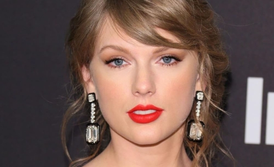 TAYLOR SWIFT REACHES $2 BILLION NET WORTH AND BECOMES WORLD’S WEALTHIEST FEMALE MUSICIAN 