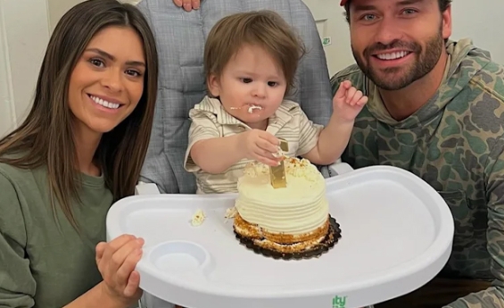 TAYLOR FRANKIE PAUL RISKS LOSING HER CHILDREN
