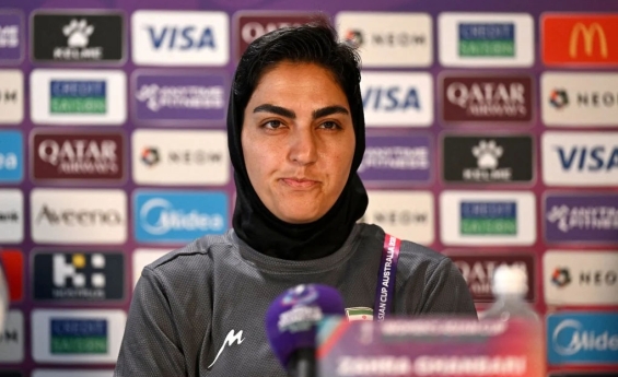 IRANIAN WOMEN'S FOOTBALL CAPTAIN RETURNS HOME AFTER WITHDRAWING ASYLUM REQUESTIN AUSTRALIA.