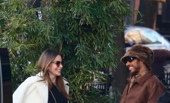 SOFIA VERGARA AND LEWIS HAMILTON ENJOY CHEERFUL IN NYC