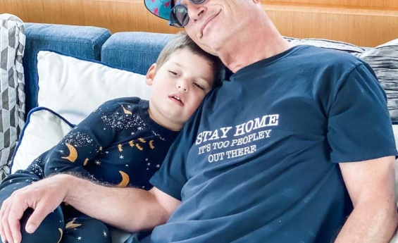 HOWIE MANDEL SAYS HE 'ALMOST DIED' AFTER SELF-MEDICATING DURING COVID-19 PANDEMIC
