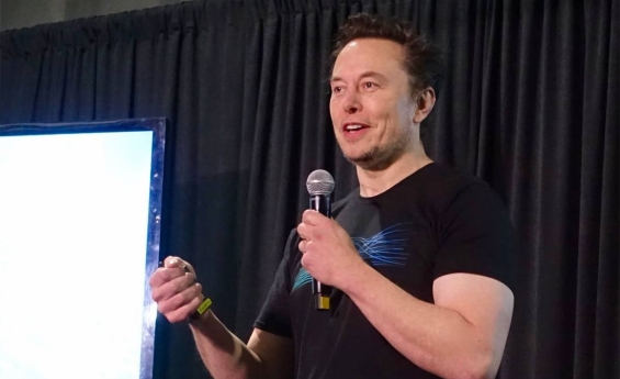 ELON MUSK CONFIRMS BEING PAID ZERO DOLLARS FOR 7 YRS