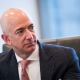 AMAZON FOUNDER AND BILLIONAIRE JEFF BEZOS CLOSES IN ON DEAL TO BUY MINORITY STAKE IN LIVERPOOL