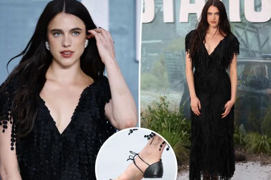 MARGARET QUALLEY TURNS HEADS WITH BAREFOOT CHANEL