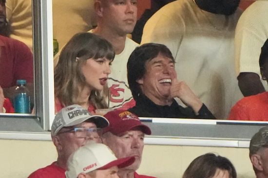 TOM CRUISE REVEALS WHAT HE AND TAYLOR SWIFT TALKED ABOUT AT CHIEFS GAME