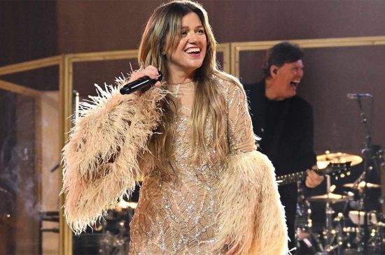 KELLY CLARKSON REJOINING THE VOICE FOR SEASON 30