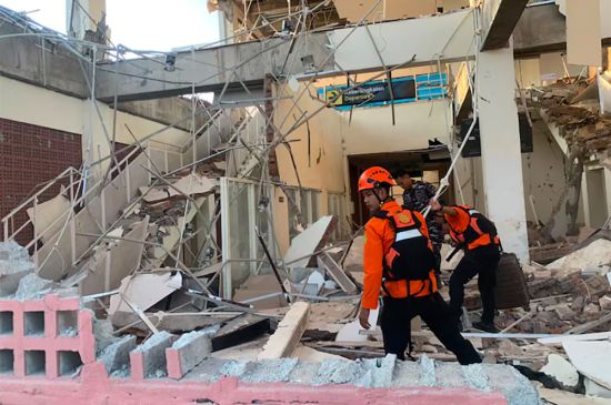POWERFUL EARTHQUAKE STRIKES INDONESIA, KILLING AT LEAST FOURTEEN