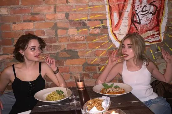 JOEY KING ADMITS SHE GOT EMOTIONAL WATCHING SABRINA CARPENTER PERFORM