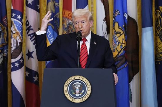 DONALD TRUMP THREATENS TO DESTROY ONE BRIDGE OR POWER PLANT EVERY TIME A SHIP IS HIT IN STRAIGHT OF HORMUZ