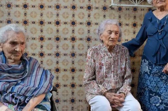 THREE BRAZILLIAN SISTERS RECOGNIZED BY GUINESS WORLD RECORDS AS LONGEST LIVING TRIO