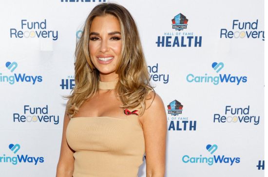 JESSIE JAMES DECKER SAYS SHE'S READY TO MAKE A CHANGE BY DOWNSIZING HER BREAST IMPLANTS