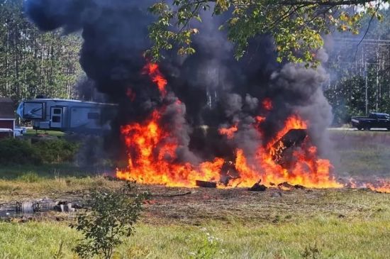 F-16 CRASHES DURING MICHIGAN TRAINING EXERCISE