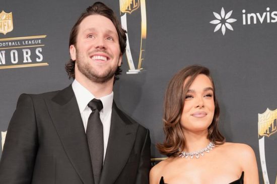 HAILEE STEINFELD GIVES RARE GLIMPSE OF HERSELF CHEERING ON HUSBAND JOSH ALLEN AT BILLS GAME