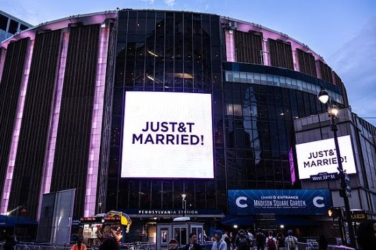 TAYLOR SWIFT AND TRAVIS KELCE MARRIED!