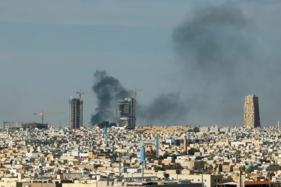 U.S. ORDERS STAFF TO EXIT SAUDI ARABIA AS IRAN WAR SHAKES OIL MARKETS AND REGIONAL SECURITY 