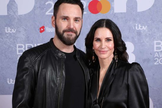 COURTNEY COX SAYS JOHNNY MCDAID BROKE UP WITH HER ONE MINUTE INTO THERAPY SESSION